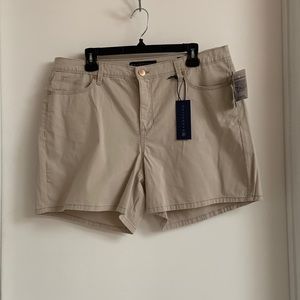 Bandolino Tan Shorts